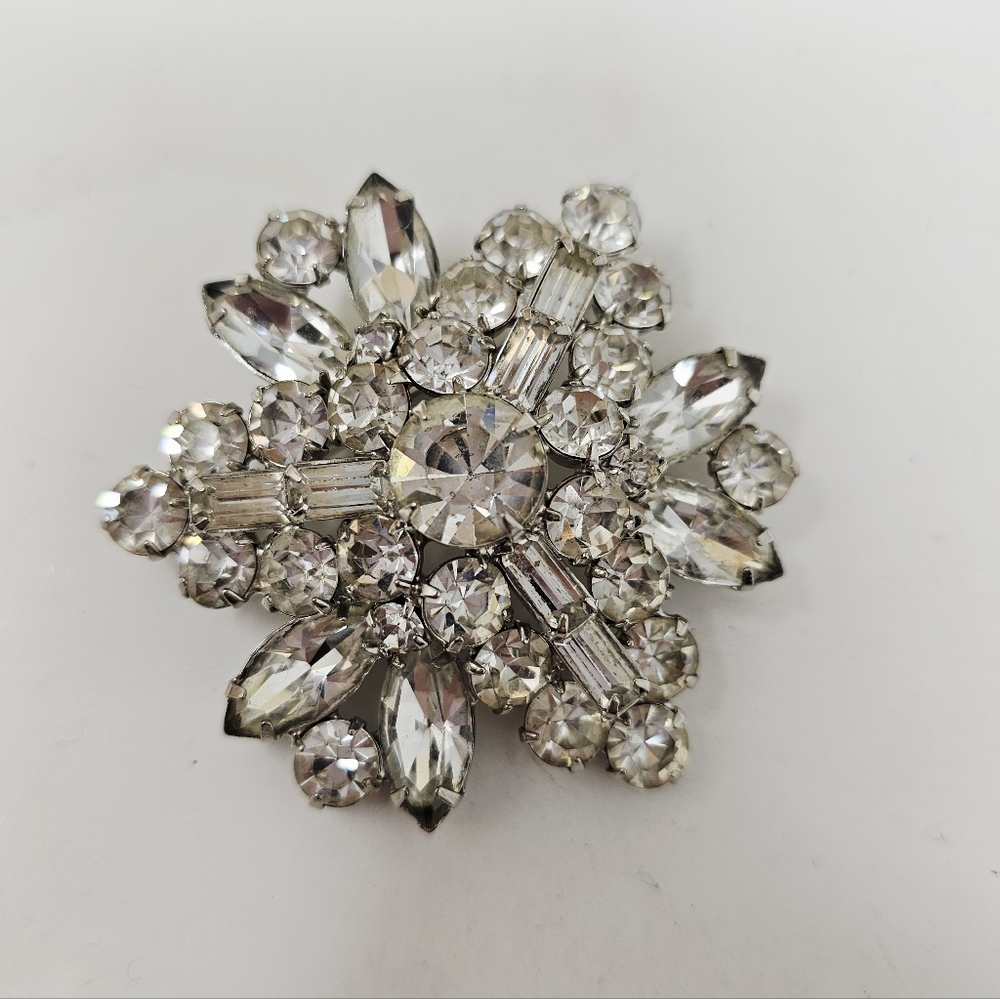 Weiss Rhinestone Brooch - Picture 2 of 3